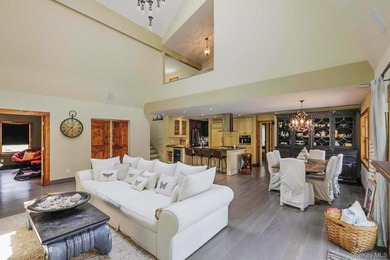 Bridgehampton Gambrel with Private Pickel & Padel Court The - photo 15