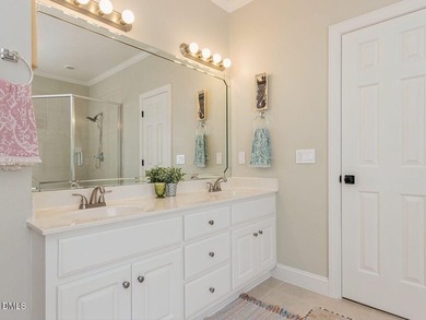 Welcome to this beautifully maintained 4-bedroom, 2.5-bath home - photo 18