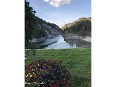 Pend Oreille River Home For Sale in Metaline Falls Washington