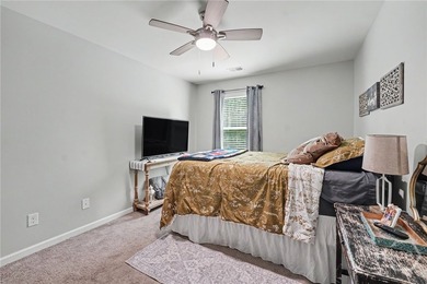 Welcome home to the very model home that greets this entire - photo 31