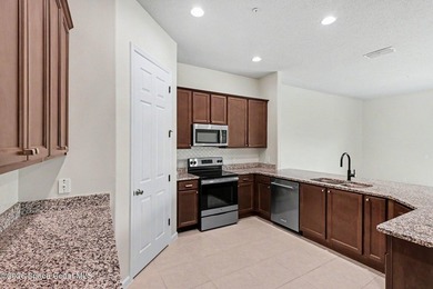 Welcome to Island Walk, one of the most sought-after gated - photo 31