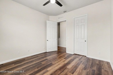 Welcome to Island Walk, one of the most sought-after gated - photo 38