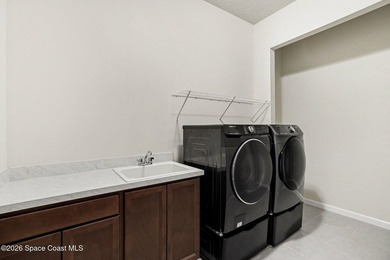Welcome to Island Walk, one of the most sought-after gated - photo 45