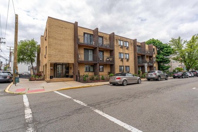 Welcome to Woodcliff section of North Bergen... This 1 bedroom - photo 2