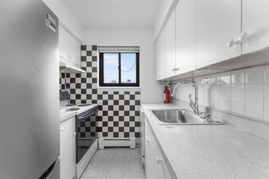 Welcome to Woodcliff section of North Bergen... This 1 bedroom - photo 5