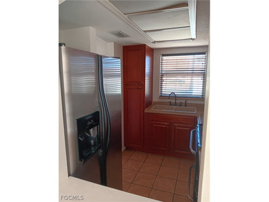 Enjoy pristine canal views from this beautifully situated - photo 8