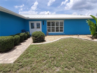 PRICE REDUCED! COMPLETELY REMODELED AND UPDATED 3/2/2 SAILBOAT - photo 3