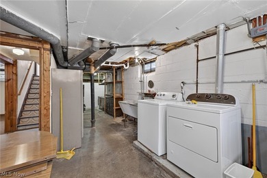 Well maintained 3 bed and 1 bath Cape-Cod. Includes dining room - photo 16