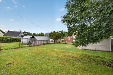Well maintained 3 bed and 1 bath Cape-Cod. Includes dining room - photo 20