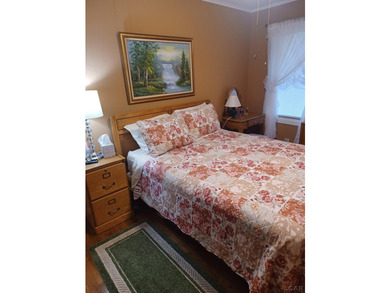 Wonderfully maintained 2 bedroom, 1 bath lakefront ranch located - photo 7