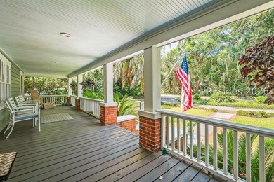 Charming 1940s ranch full of character, featuring spacious front - photo 4