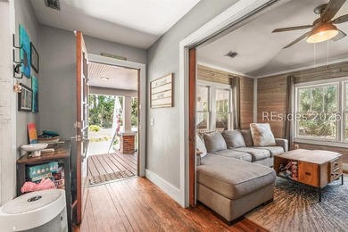 Charming 1940s ranch full of character, featuring spacious front - photo 5