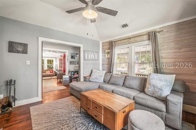 Charming 1940s ranch full of character, featuring spacious front - photo 7