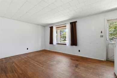 Welcome To This Spacious 4-Bedroom, 2-Bath Home In Merrick - photo 4