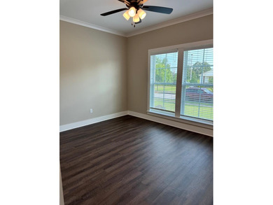 Like-new brick home in Reflections on the Lake Subdivision - photo 16