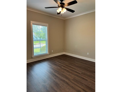 Like-new brick home in Reflections on the Lake Subdivision - photo 18