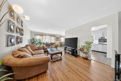 Large Semi-Detached 2 Family House In The Heart Of Bayside - photo 20