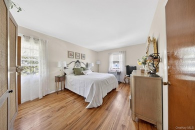 Large Semi-Detached 2 Family House In The Heart Of Bayside - photo 24