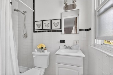 Large Semi-Detached 2 Family House In The Heart Of Bayside - photo 27