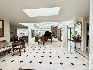 Sprawling Contemporary over 5,000 sf on a lot over 1 acre in - photo 2