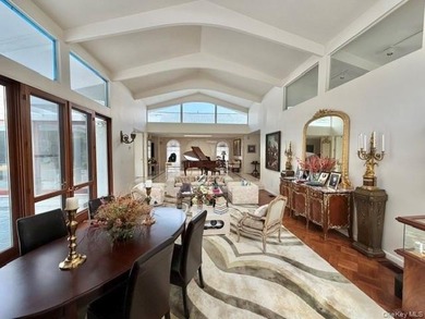 Sprawling Contemporary over 5,000 sf on a lot over 1 acre in - photo 4