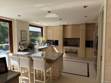 Sprawling Contemporary over 5,000 sf on a lot over 1 acre in - photo 7