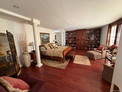 Sprawling Contemporary over 5,000 sf on a lot over 1 acre in - photo 8