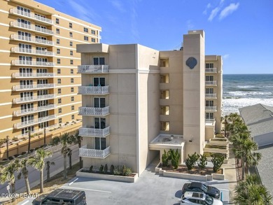 Move-in ready and offered at an improved price this amazing 6th - photo 1