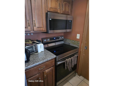 Beautiful 2/2 in Tamarac. Step inside to find an inviting open - photo 5