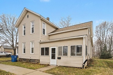 Sunset Lake - Kalamazoo County Home For Sale in Vicksburg Michigan