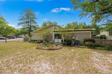 Beautifully maintained 2-bedroom, 1-bath condo located in the - photo 3