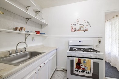 Fantastic investment or owner-occupant opportunity in the heart - photo 12
