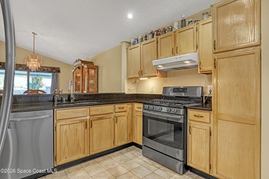Welcome home! Don't miss this beautifully maintained, move-in - photo 12