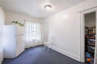 Fantastic investment or owner-occupant opportunity in the heart - photo 16