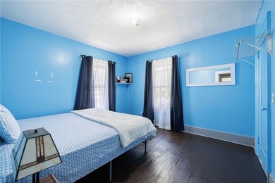 Fantastic investment or owner-occupant opportunity in the heart - photo 17