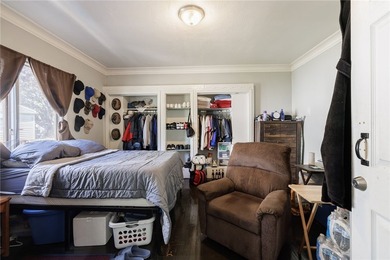 Fantastic investment or owner-occupant opportunity in the heart - photo 23