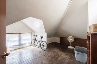 Fantastic investment or owner-occupant opportunity in the heart - photo 27