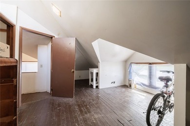 Fantastic investment or owner-occupant opportunity in the heart - photo 28