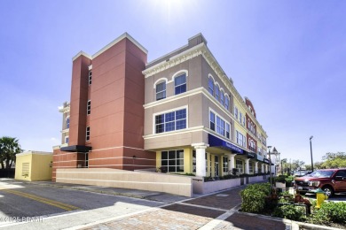 (private lake, pond, creek) Condo For Sale in Daytona Beach Florida