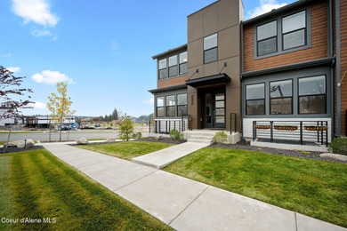 Lake Townhome/Townhouse For Sale in Coeur d Alene, Idaho