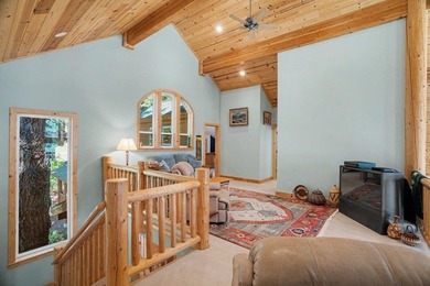 Captivating lake views, thoughtful design, and timeless mountain - photo 18