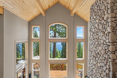 Captivating lake views, thoughtful design, and timeless mountain - photo 19