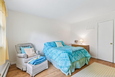 Nestled on a beautifully landscaped cul-de-sac, this - photo 21