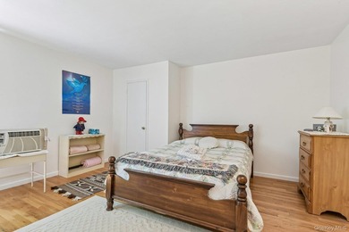 Nestled on a beautifully landscaped cul-de-sac, this - photo 27
