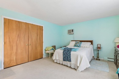 Nestled on a beautifully landscaped cul-de-sac, this - photo 31