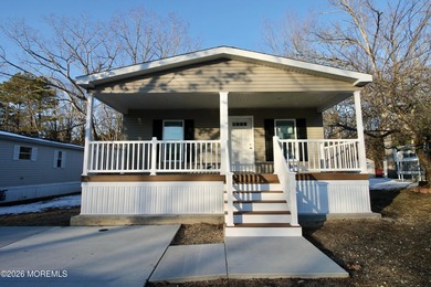 Brand new construction in a well maintained Adult Community, all - photo 1