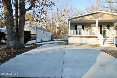 Brand new construction in a well maintained Adult Community, all - photo 4