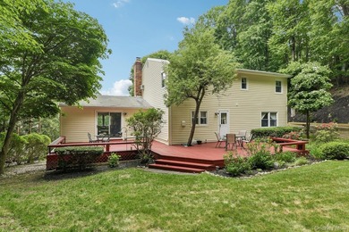 Nestled on a beautifully landscaped cul-de-sac, this - photo 37
