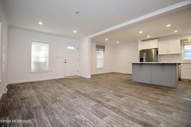 Brand new construction in a well maintained Adult Community, all - photo 10