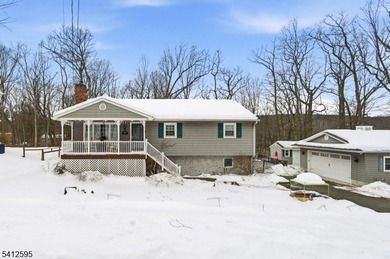 Barry Lakes Home For Sale in Vernon Twp. New Jersey